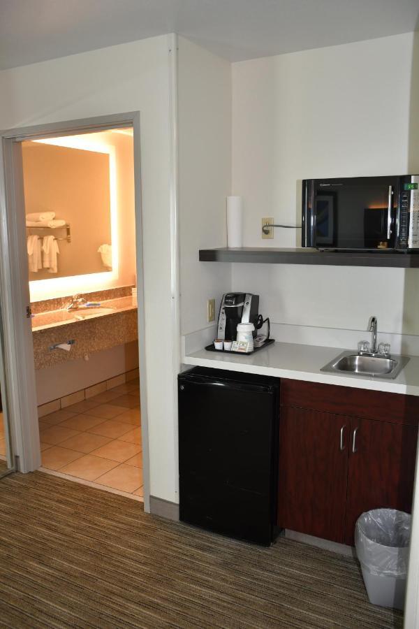 Holiday Inn Express Hotel & Suites Evanston By Ihg חדר תמונה
