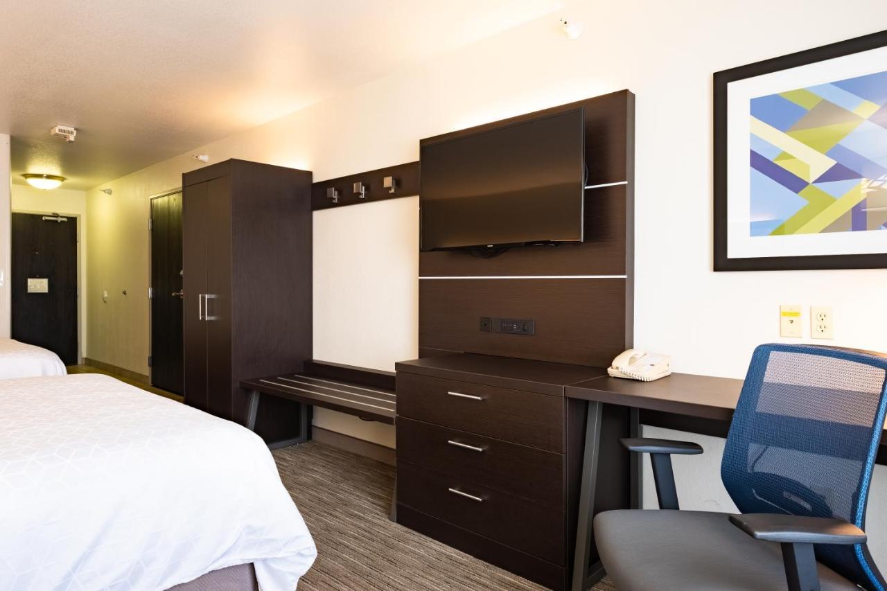 Holiday Inn Express Hotel & Suites Evanston By Ihg מראה חיצוני תמונה