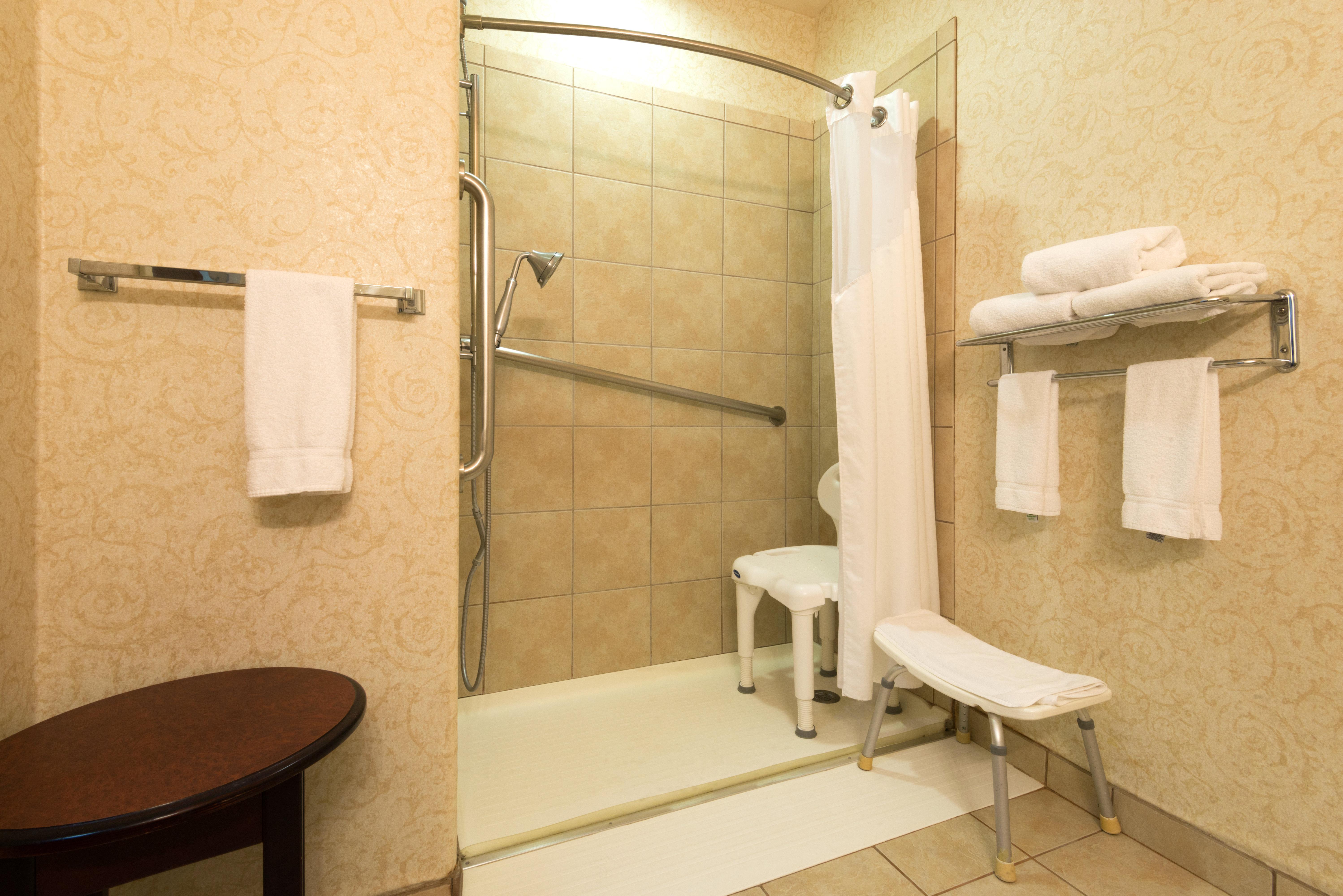 Holiday Inn Express Hotel & Suites Evanston By Ihg מראה חיצוני תמונה